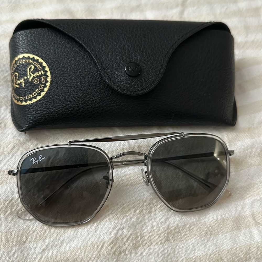 New w/out tag sunglasses
